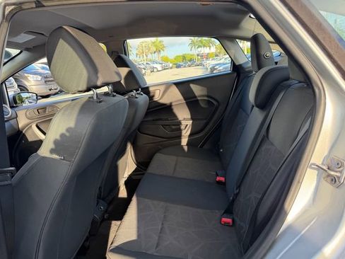 Used 2013 Ford Fiesta SE FWD image 7