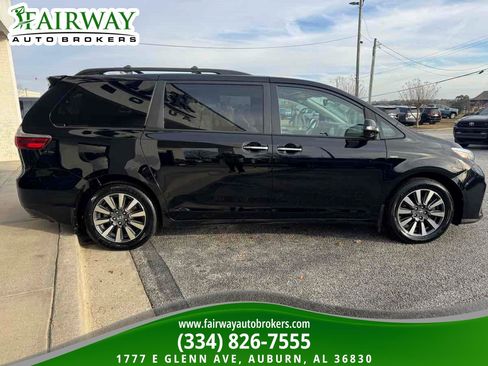 Used 2020 Toyota Sienna Limited Premium w/ Carpet Mat Package AWD/4WD image 5