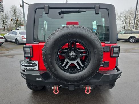 Used 2015 Jeep Wrangler Unlimited Sport w/ Connectivity Group image 4