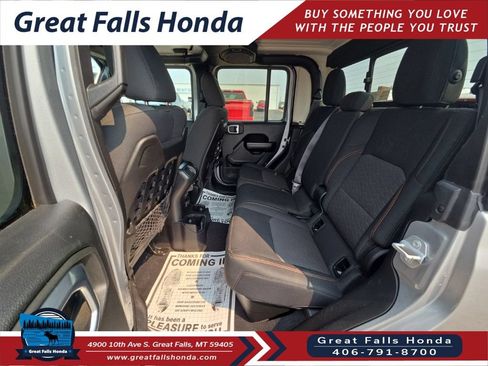 Used 2020 Jeep Gladiator Mojave AWD/4WD image 12