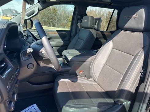 Certified 2024 Chevrolet Tahoe High Country w/ Advanced Technology Package image 11