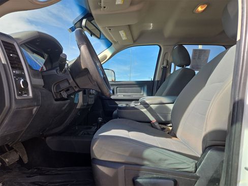 Used 2016 RAM 2500 Tradesman w/ Chrome Appearance Group image 16