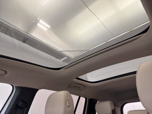 Used 2023 Mercedes-Benz GLB 250 image 24