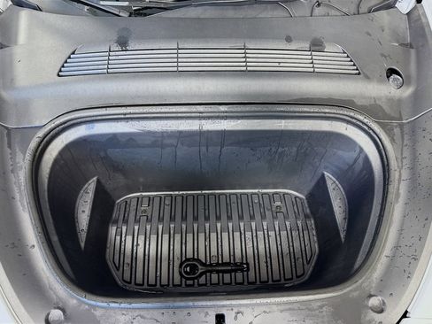 Used 2023 Tesla Model Y Long Range image 38