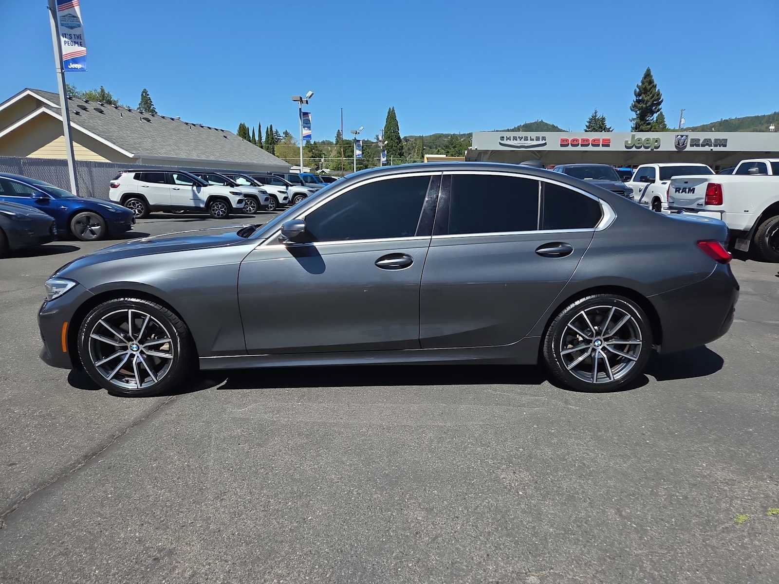 Used 2019 BMW 330i Sedan w/ Driving Assistance Package RWD image 11