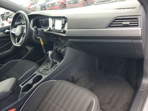 Used 2024 Volkswagen Jetta Sport image 16