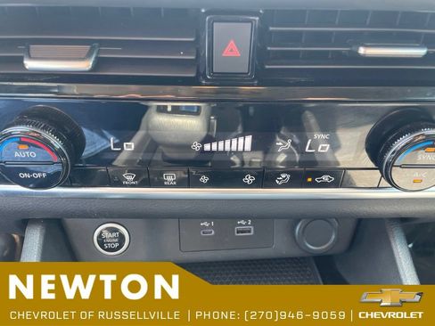 Used 2021 Nissan Rogue SV FWD image 12