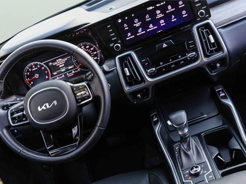 Certified 2023 Kia Sorento S AWD/4WD image 17