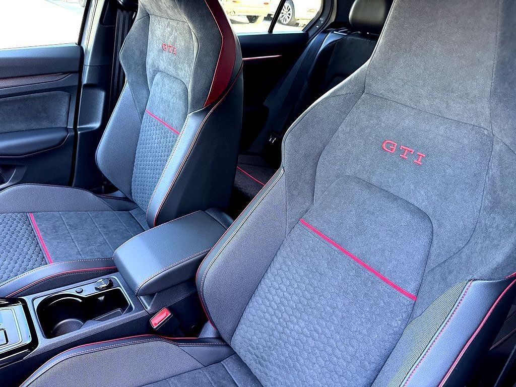 New 2026 Volkswagen GTI SE FWD image 11