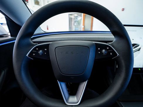 Used 2025 Tesla Model 3 Long Range image 40