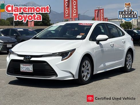 Certified 2025 Toyota Corolla LE FWD image 1