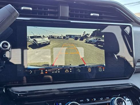New 2026 GMC Sierra 2500 AT4 w/ AT4 Premium Plus Package AWD/4WD image 28