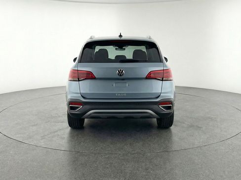 Used 2025 Volkswagen Taos SE image 7