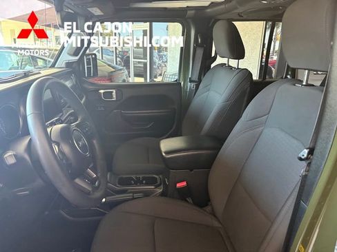 Used 2023 Jeep Wrangler Unlimited w/ Sun & Screen Package AWD/4WD image 11
