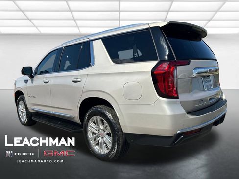 Used 2022 GMC Yukon SLT w/ SLT Premium Package image 6