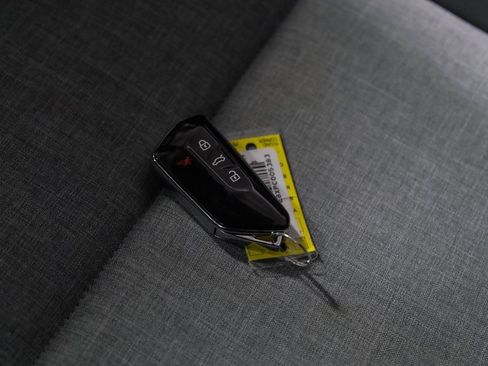 Used 2023 Volkswagen ID.4 Pro image 60