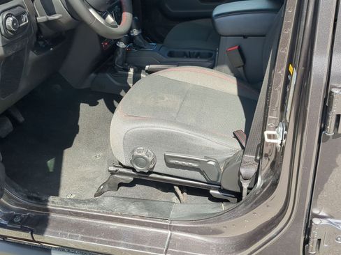 Used 2024 Jeep Wrangler Unlimited Rubicon image 13