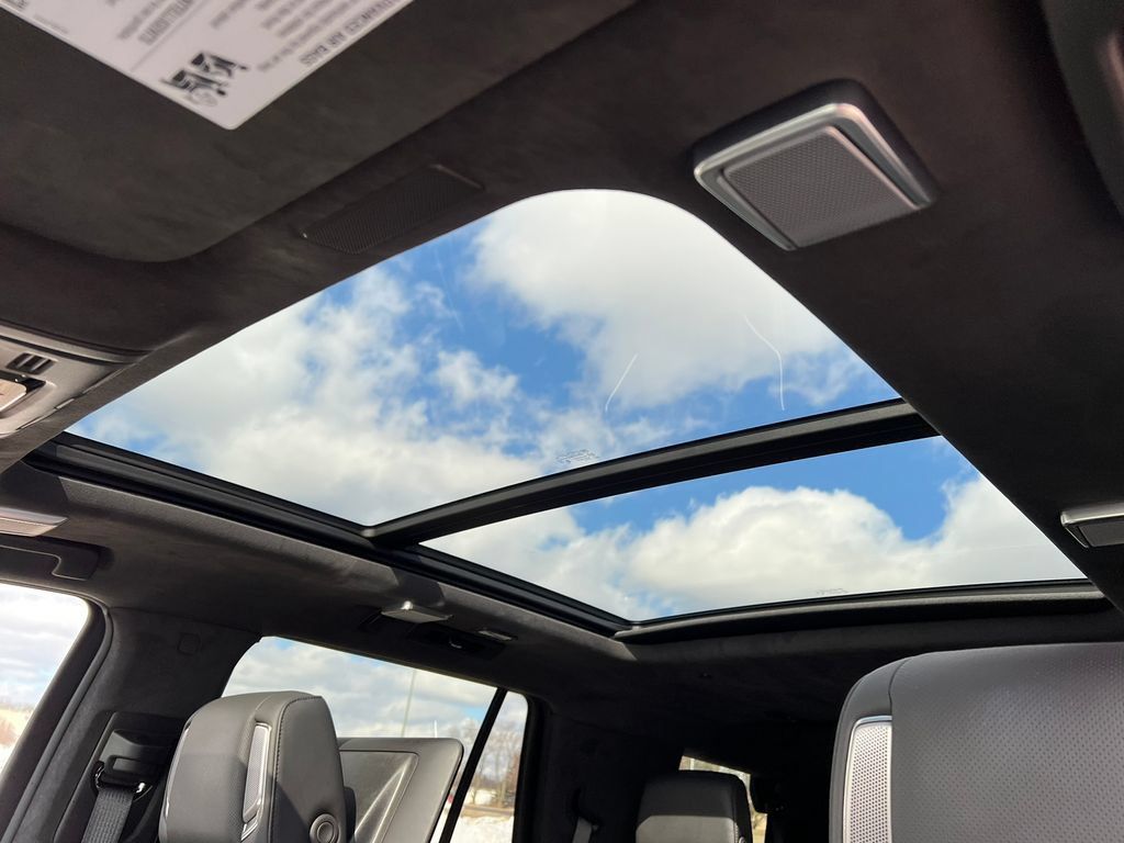 Certified 2025 Cadillac Escalade Sport Platinum w/ LPO, Floor Liner Package AWD/4WD image 9