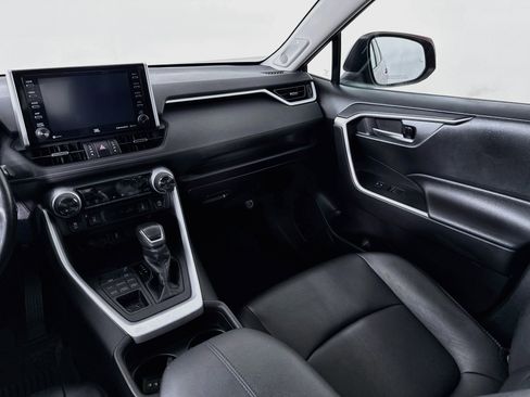 Certified 2021 Toyota RAV4 XLE Premium AWD/4WD image 24