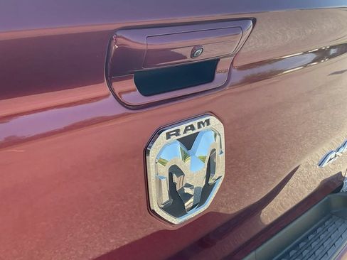 Used 2019 RAM 1500 Laramie AWD/4WD image 14