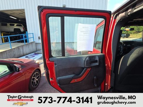 Used 2015 Jeep Wrangler Unlimited Sport w/ Max Tow Package AWD/4WD image 11