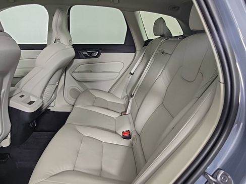Certified 2023 Volvo XC60 B5 Plus w/ Climate Package image 14