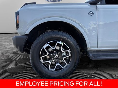 New 2026 Ford Bronco Outer Banks AWD/4WD image 9