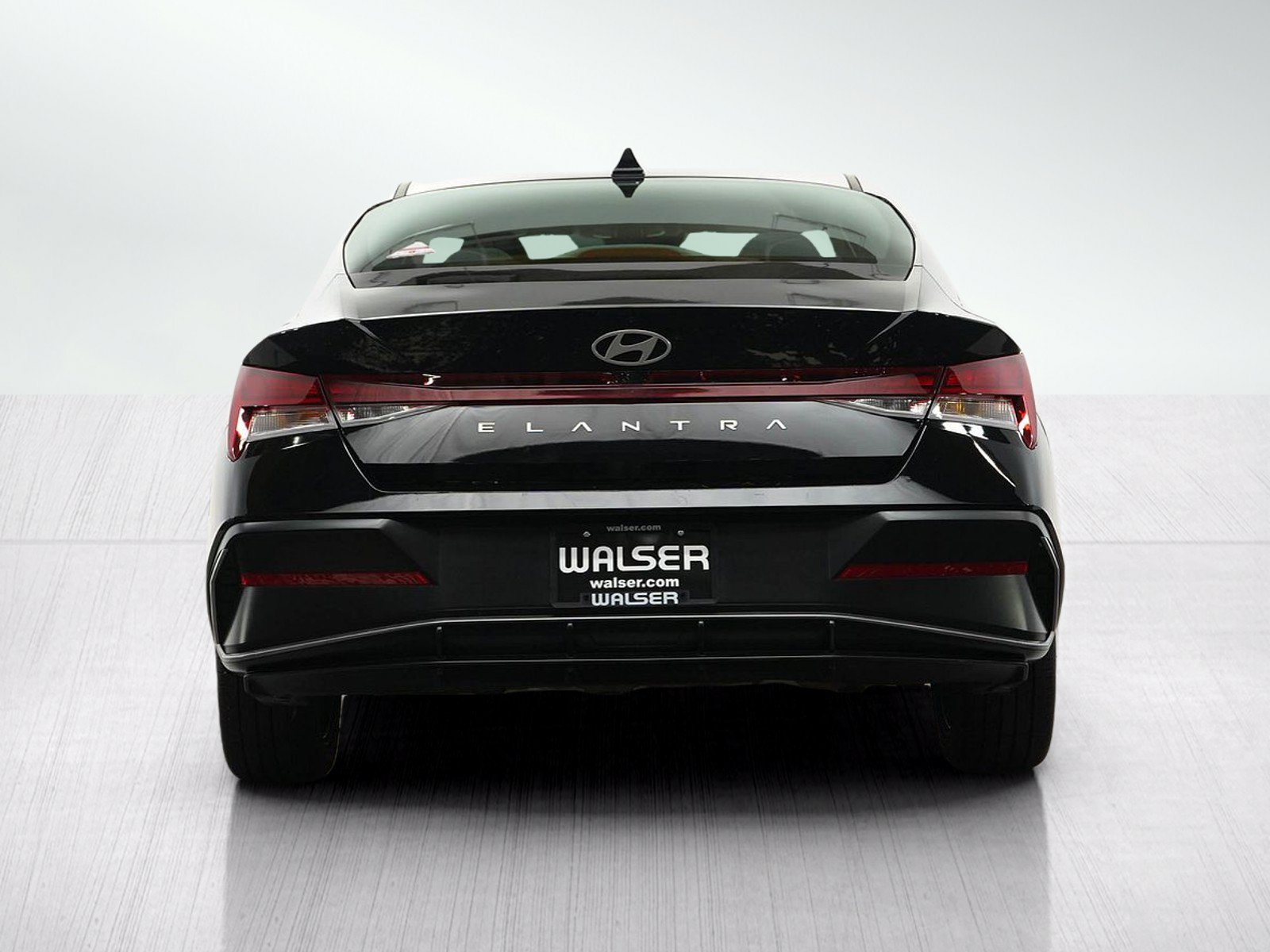 Used 2025 Hyundai Elantra SEL FWD image 4