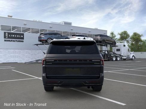 New 2026 Lincoln Navigator Premiere AWD/4WD image 5