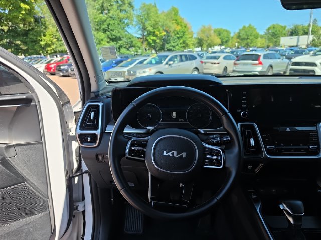 Used 2022 Kia Sorento S FWD image 12