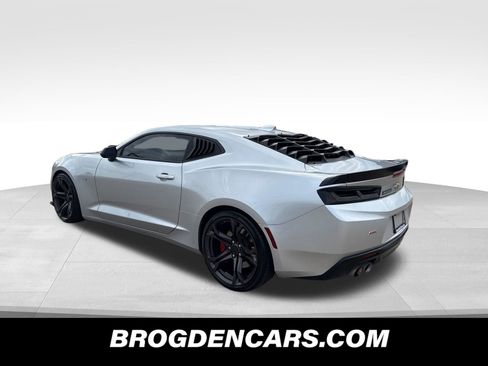 Used 2018 Chevrolet Camaro SS RWD image 10