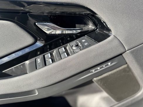 Used 2026 Land Rover Range Rover Evoque S image 8