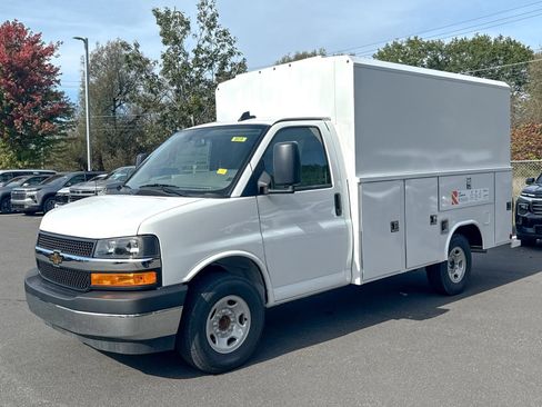 New 2025 Chevrolet Express 3500 w/ Power Convenience Package image 5