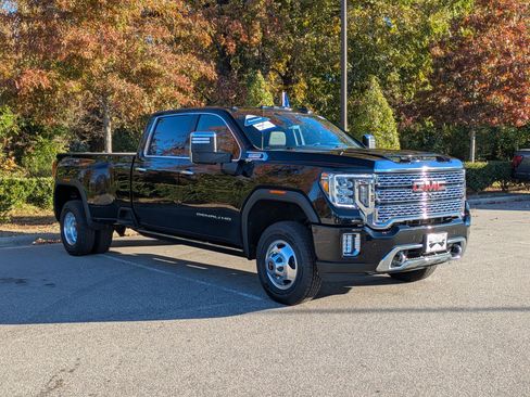 Used 2022 GMC Sierra 3500 Denali w/ Denali Ultimate Package image 2
