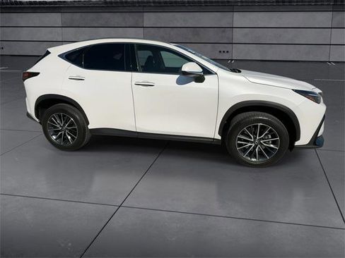 Certified 2025 Lexus NX 250 FWD w/ Towing Package (2000 Lbs) image 9