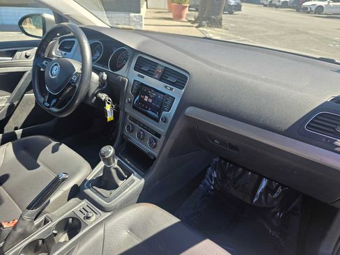 Used 2015 Volkswagen Golf S FWD image 12