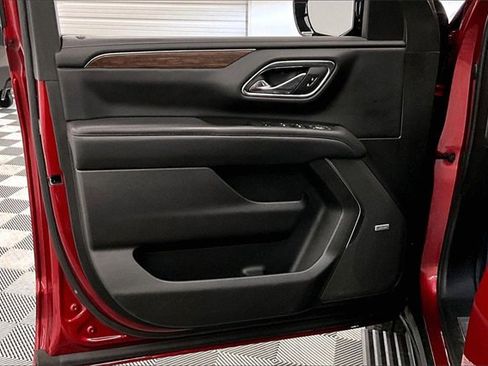 Used 2021 Chevrolet Tahoe High Country w/ Premium Package image 17