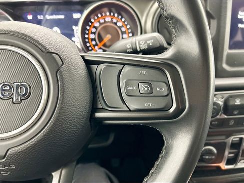 Used 2022 Jeep Gladiator Sport image 12