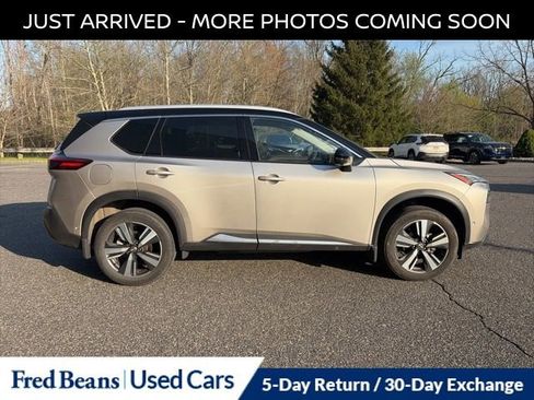 Certified 2022 Nissan Rogue SL w/ SL Premium Package image 9