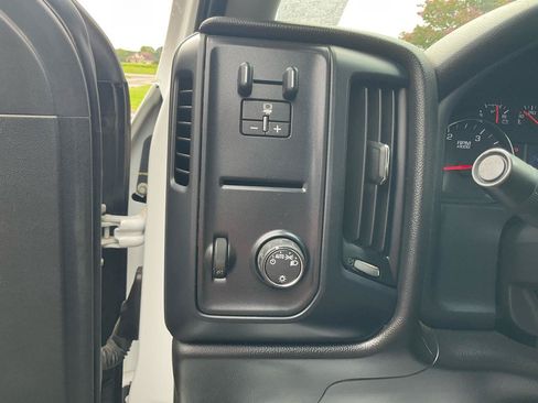 Used 2019 Chevrolet Silverado 2500 W/T w/ WT Convenience Package AWD/4WD image 25