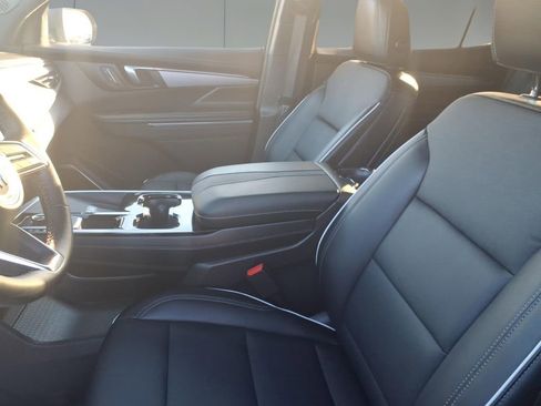 Used 2025 Buick Enclave Preferred image 13