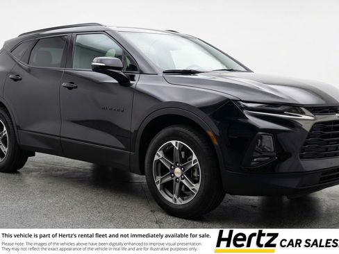 Used 2025 Chevrolet Blazer LT image 1