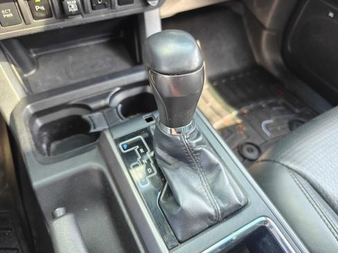 Used 2019 Toyota Tacoma TRD Off-Road AWD/4WD image 16