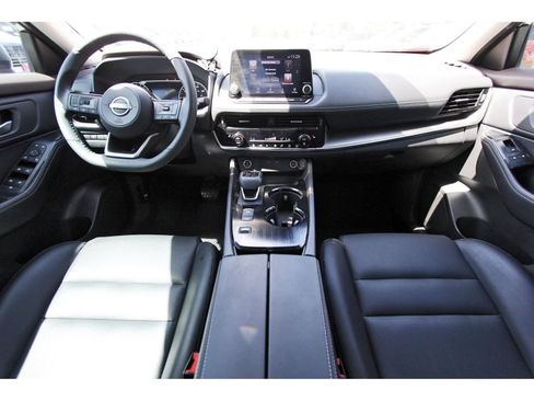 Used 2022 Nissan Rogue SV w/ SV Premium Package FWD image 10