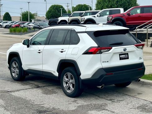 Used 2023 Toyota RAV4 XLE AWD/4WD image 4