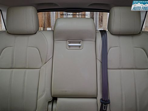 Used 2017 Land Rover Range Rover Sport HSE image 24
