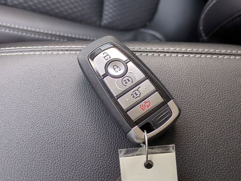 New 2025 Ford Escape SE image 32