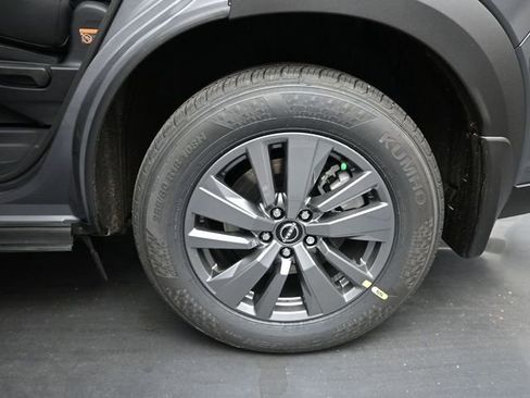 New 2026 Nissan Pathfinder SV w/ SV Premium Package FWD image 14