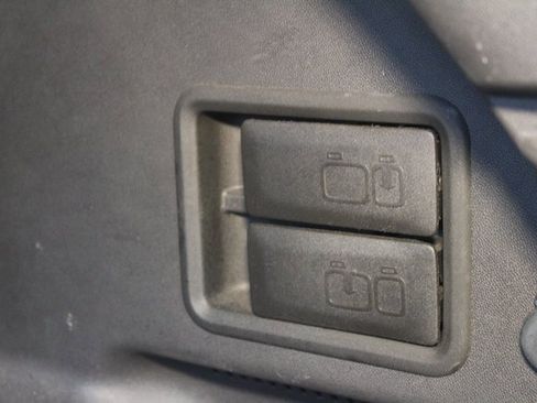 Used 2021 GMC Terrain SLE image 12