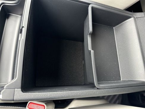 New 2025 Kia Sorento S image 42